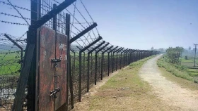 ন্যারেটিভ যুদ্ধে দুই দেশের মিডিয়া ভিন্ন বাস্তবতা